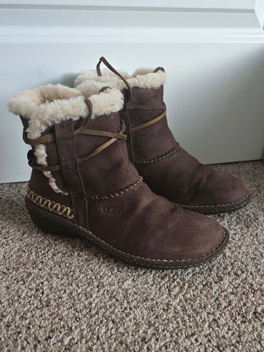 UGG Sz Womans 9 Boots